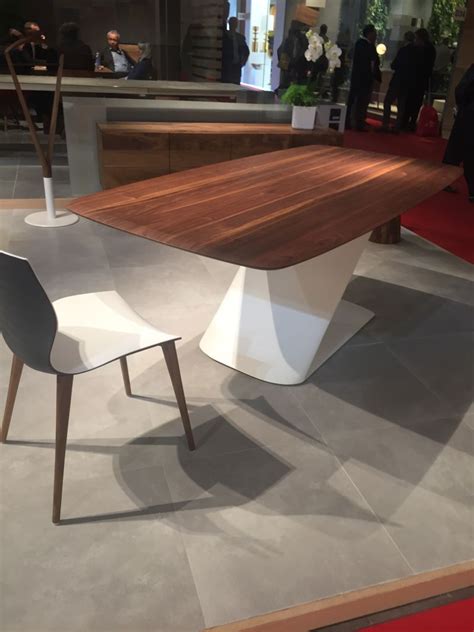High quality materials like solid wood and stainless steel make these. A Trip Into The World Of Stylish Dining Tables