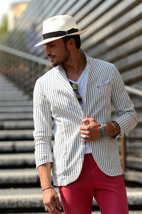 From workwear to weekend, our guides will help you discover your ideal wardrobe. 1940s Men's Fashion. 5 Must-Haves for that Retro Look ...