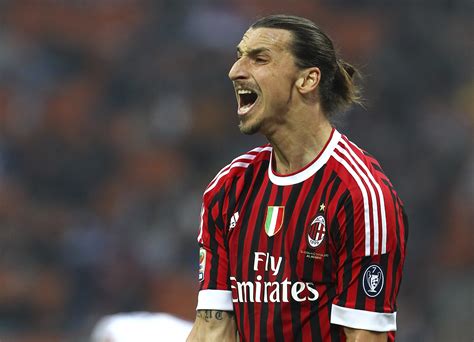 Zlatan Ibrahimovic Llega A Italia Y Continúan Sus Frases Polémicas