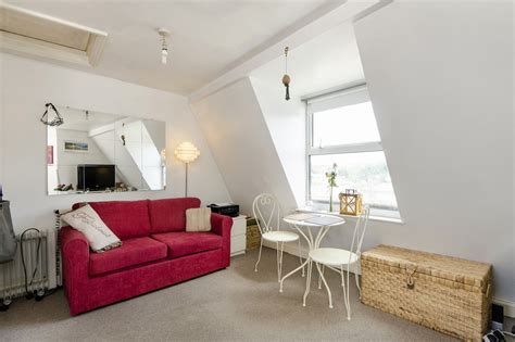 2 bed flat to let. One bedroom flats for sale for under £230,000 - Foxtons ...