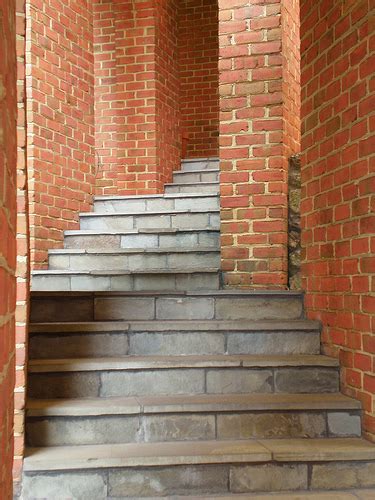 Verkleidung für treppen und treppenhäuser. Die Wahl der Treppenfliesen außen hängt von ...
