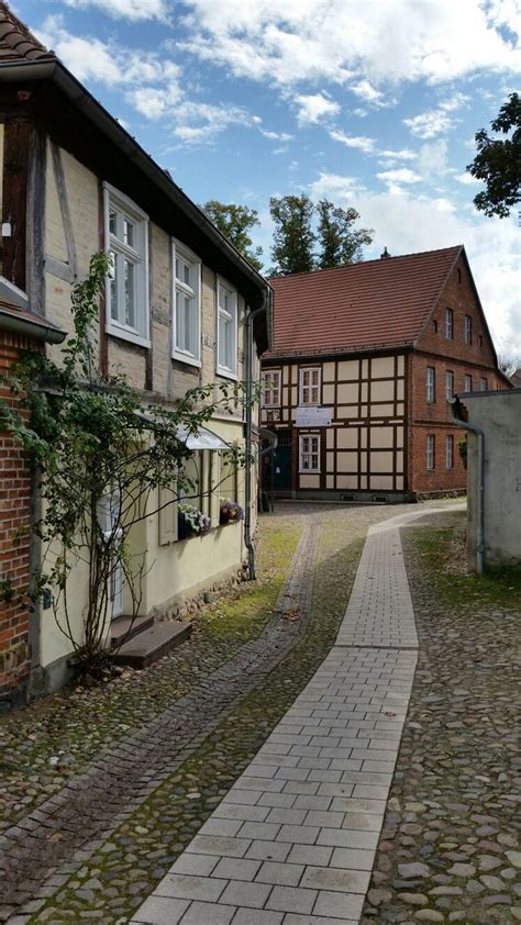 Eine wohnungsauflösung bedeutet die komplette auflösung des hausstandes und ist mit viel arbeit. Perleberg | Berg, Dorf, Brandenburg