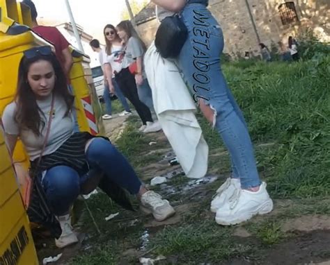 Voyeur Toilet Girls Gotta Go 176 Drunk Spanish Girls Caught Peeing On The Festivals