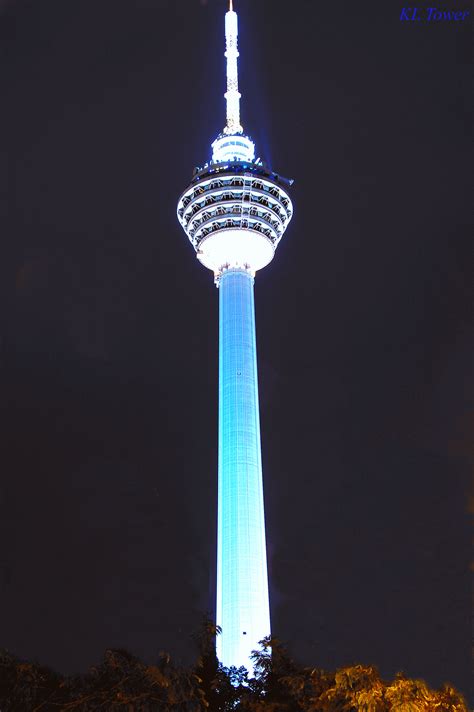 Located in the middle of the city. 18 Most Incredible Kuala Lumpur Tower Night Pictures