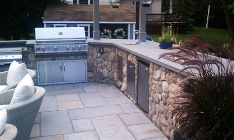Choose your worktop materials at master of granite and marble, slate, quartz, porcelain and corian. Outdoor worktop for a practical kitchen | Furniture Design ...