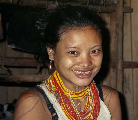 Close Up Of Mentawai Girl With Filed Teeth Bak Sikaciu S Flickr