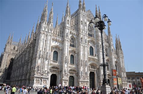 milan cathedral history facts picture and location