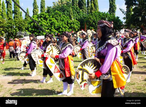 Yogyakarta Indonesia May 2 2019 Breaking Jathilan Dancing Tari