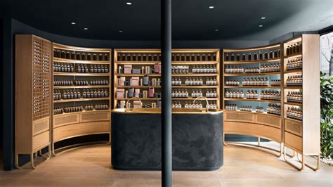 Natural Wood Style Skincare Cosmetic Store Interior Design