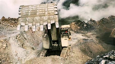 Alat Berat Besar Terex Rh200 Excavator Loading Caterpillar 793c Dump
