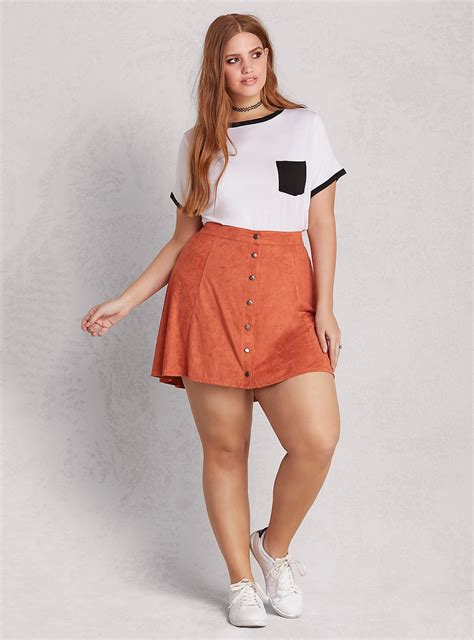 How To Look Glamorous In Women S Plus Size Mini Skirts Lurap Clothing