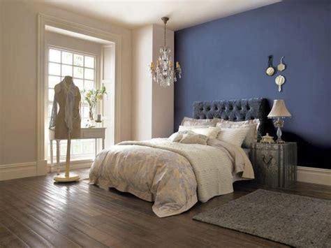 This color is perfect to create any vintage, glamorous or elegant bedroom styles. Feeling sophisticated? Try dark royal blues with light ...