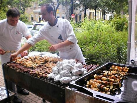 Wir besichtigen den hoh 7. Wann beginnt die Grillsaison (essen, Sommer, Winter)
