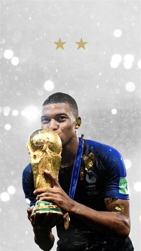 Bienvenue sur le site officiel du club equipe de france miltaire de football. Épinglé par Teddy Pomeret sur A | Joueur de foot france, Joueur de football, Joueurs de foot