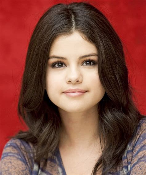 52 Beautiful Hairstyles Of Selena Gomez