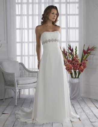 Elegant wedding dresses are for for the bride who wants to show off her genteel and refined qualities, just like a goddess in the midst. Elegant And Classy Simple Wedding Dresses - Ohh My My