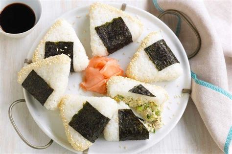 Онигири с тунцом японские рисовые шарики рецепт от Гранд кулинара