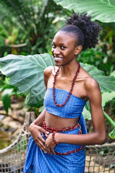 13 297 photos de fille africaine sexy photos de stock gratuites et libres de droits de dreamstime