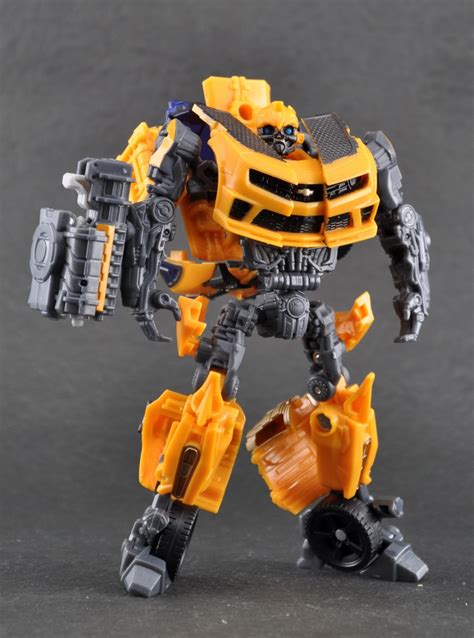 A bumblebee journeys through a vast garden, pursuing the perfect flower. Dark of the Moon Nitro Bumblebee Pictorial Review ...