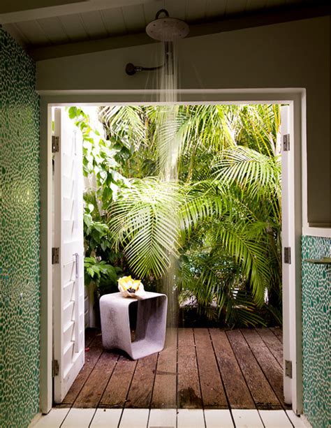12 Tropical Bathrooms With Summer Style