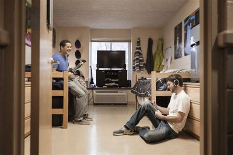 Living On Campus A Guide To College Housing Dorm Living Room College Room Dorm Life