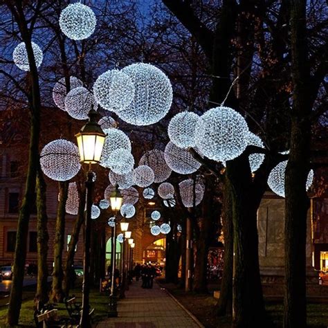 Start exploring these outdoor christmas lighted balls now and choose between a comprehensive category of products made exclusively for you to add more outdoor christmas lighted balls are celebration essentials that you must opt for if you desire superior decoration during the holidays. Large Outdoor Big Christmas Balls Lights For Street Street ...