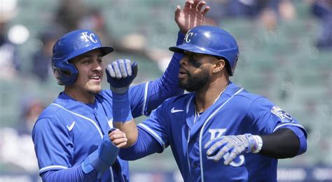 Al Central Leading Royals Beat Tigers To Complete Sweep