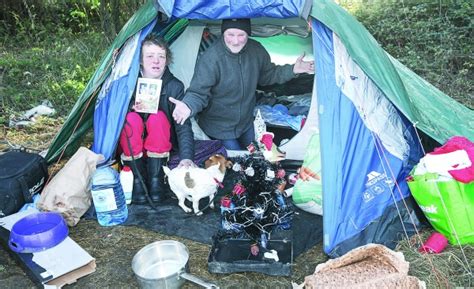 Community Rally To Give Homeless Couple Five Days In A Hotel Echoie