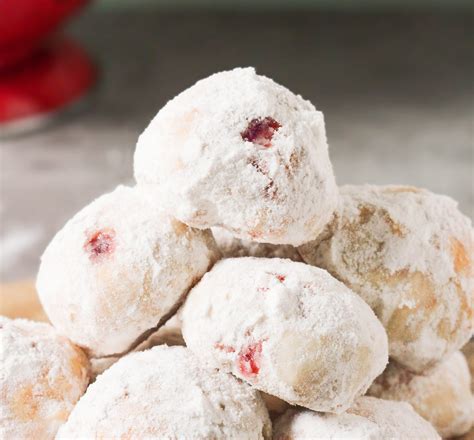 4-ingredient Guilt-Free Jelly-Filled Donut Holes Recipe (Baked, Not Fried!)