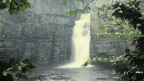 Stargazing To Sea Caves Unmissable Places To Take The Kids In The Uk