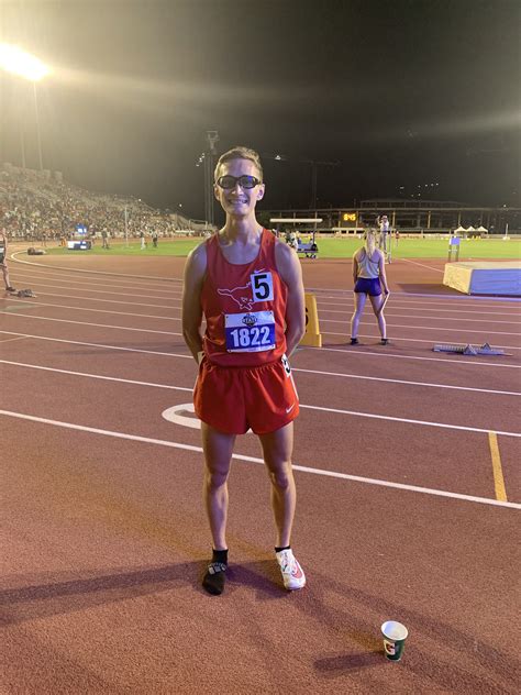 Texas MileSplit on Twitter: "Walker winning 5A boys 1600 without a shoe