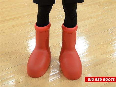 Seth Rollins Rocks Mschfs Big Red Boots Throughout Wwes Raw Stomps