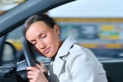 10 Ways To Stay Awake While Driving Drowsy Carbuzz