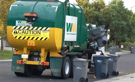 My West Sacramento Photo of the Day: Waste Management Pickup