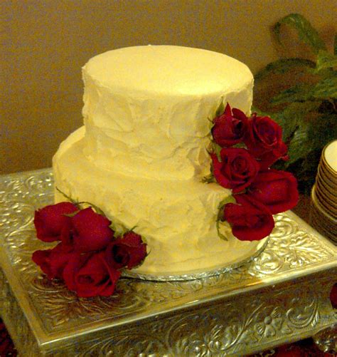 Fresh flowers are getting really expensive, so i looked at silk flowers at a craft store today. bday cake with fresh or fake flowers, maybe? | Cake, Food ...