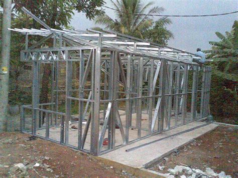 Setelah menghitung volume atap baja rumah kamu, ternyata kamu membutuhkan 396 m2 rangka baja ringan. Rumah cepat metode baja ringan | S4trya's Weblog