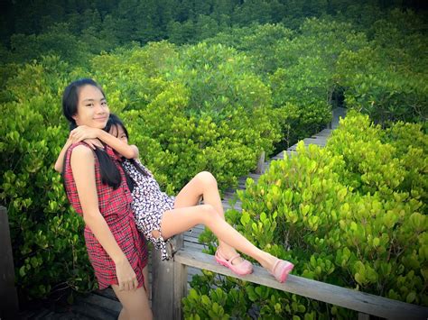 Alex tinggal dengan keluarganya tidak jauh dari tempat saya tinggal. KUMPULAN PHOTO GADIS CILIK: Wanita Thailand