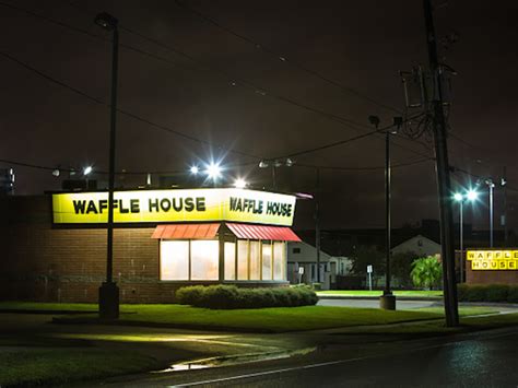 Man Shows Up To Waffle House Naked Wptv Com