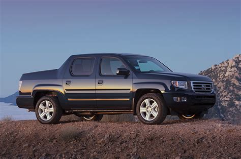 From the front end to the 18 wheels, you'll find sharp styling and muscular details all around. 2016 Honda Ridgeline - pictures, information and specs ...