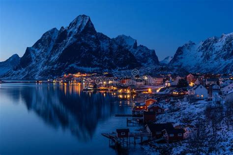 Reine Dorf Nachts Lofoten Archipel Norwegen Skandinavien Stockbild