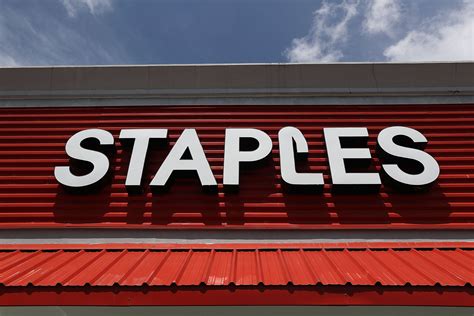 Staples Explores Sale After Failed Office Depot Deal - WSJ