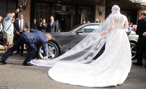 Nicky Hiltons Wedding Dress Stuck Under Bentley Before