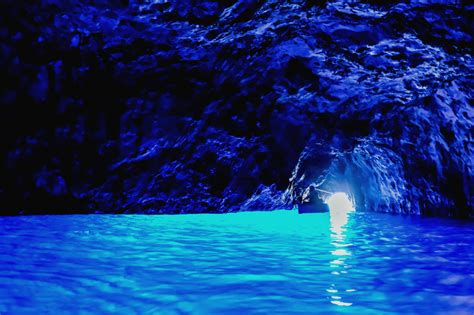 青の洞窟の場所とは？ ｜ 沖縄総合アウトドアツアー専門店 冒険島
