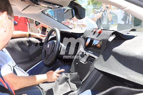 The bmw individual leather upholstery in exquisite 'merino' leather enhances the interior and imparts a unique character. BMW M8 2018: echamos un primer vistazo a su interior - Motor.es