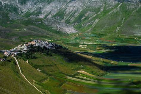 Castelluccio Italy Wallpaper