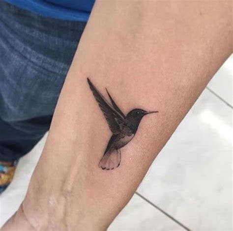 Tiny Blackwork Hummingbird Tattoo By Fillipe Pacheco Tattoo Outline