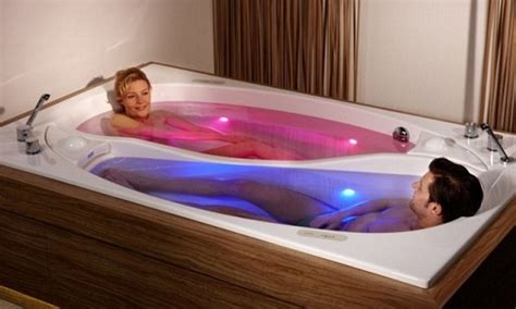 The Yin Yang Bathtub For Couples Who Like Their Own Space