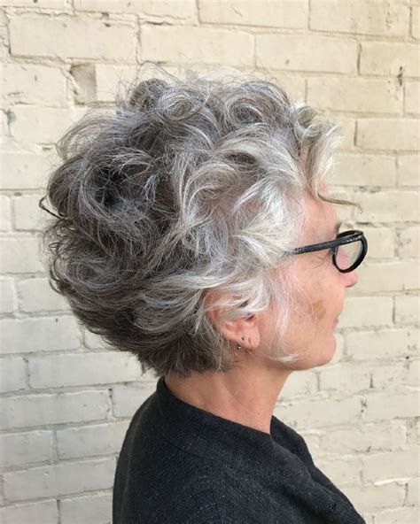 24 Flattering Short Hairstyles For Women Over 60 With Glasses