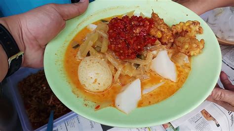 Sayur lodeh yang menjadi makanan khas indonesia ternyata memiliki sejarah menarik di dalamnya. Resep Lontong Sayur Jogja Yang Bisa Anda Buat Dirumah
