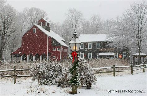 Pin By Debbie B On Country Christmas Winter Christmas Scenes Barn